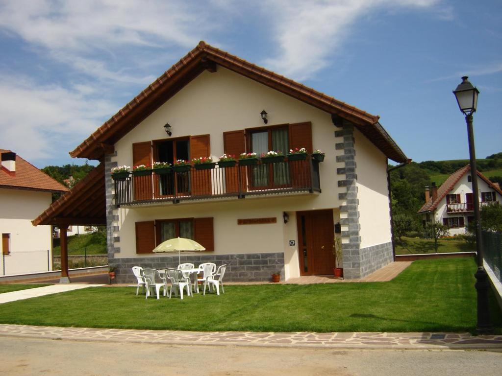 Casa Rural Irugoienea Guest House Espinal-Auzperri Bagian luar foto